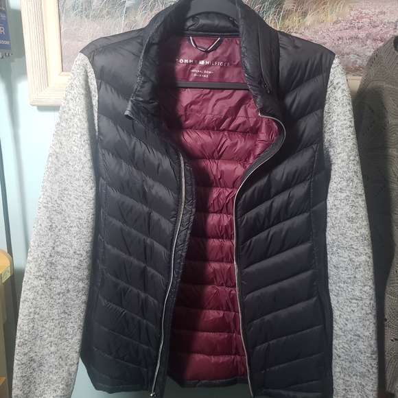 Tommy Hilfiger- Natural Down Jacket - Size Medium - Picture 2 of 12